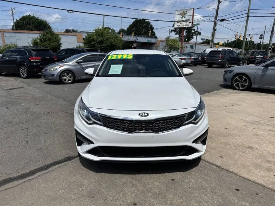 2020 Kia Optima LX photo 1