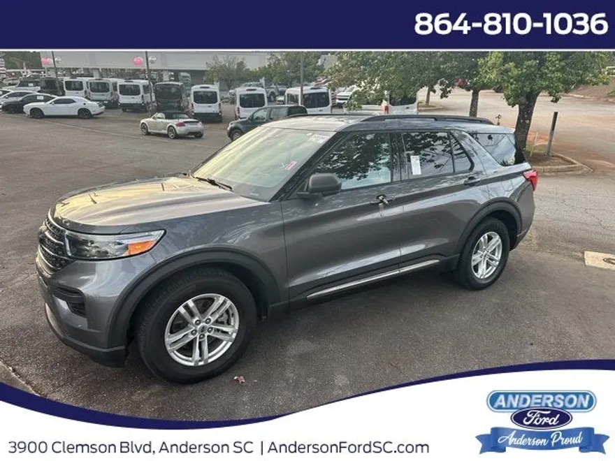 2022 Ford Explorer XLT photo 1