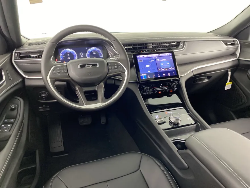 2025 Jeep Grand Cherokee Limited photo 1
