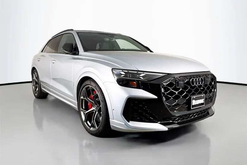 2025 Audi RS Q8 photo 1