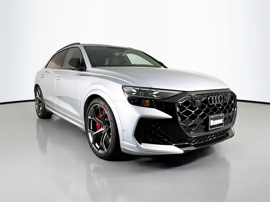 2025 Audi RS Q8 photo 1
