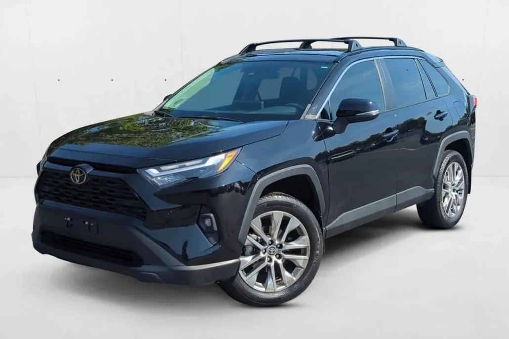 2023 Toyota RAV4 XLE Premium photo 1