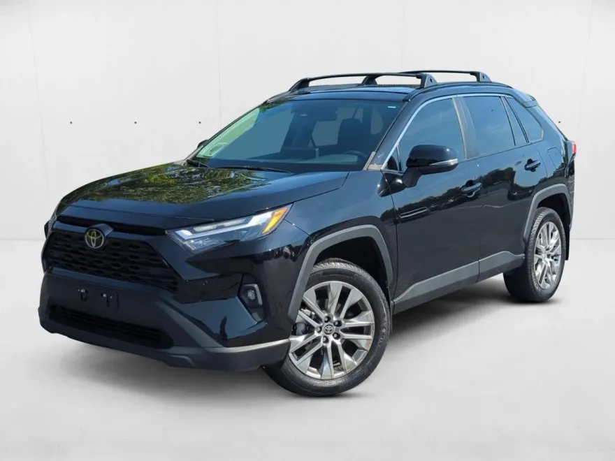2023 Toyota RAV4 XLE Premium photo 1