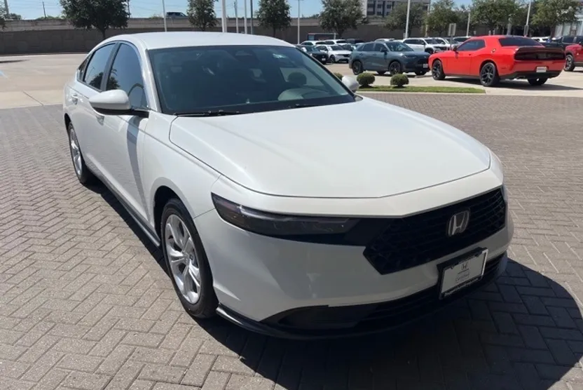 2025 Honda Accord LX photo 1