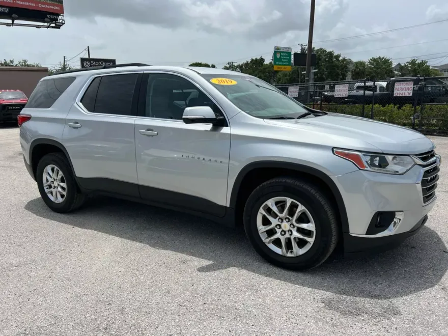 2019 Chevrolet Traverse photo 1