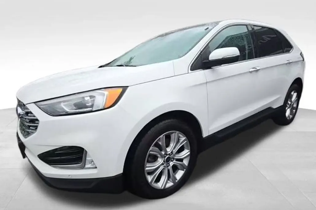2021 Ford Edge Titanium photo 1