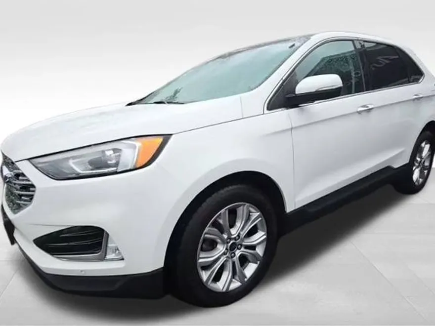 2021 Ford Edge Titanium photo 1