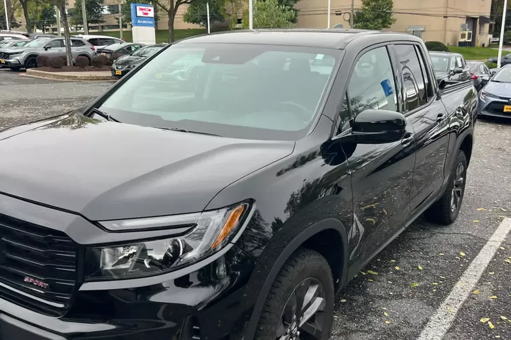 2023 Honda Ridgeline Sport photo 1
