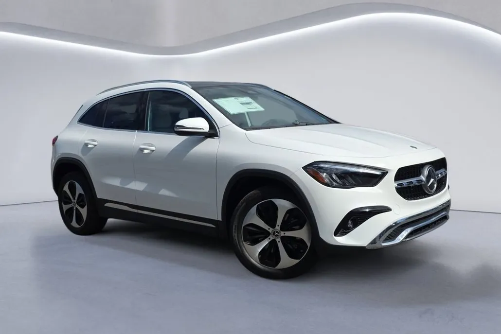 2026 Mercedes Benz GLA 250 4MATIC photo 1