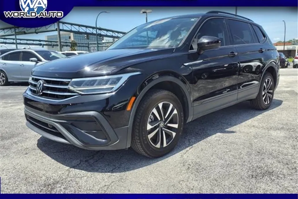 2022 Volkswagen Tiguan S photo 1