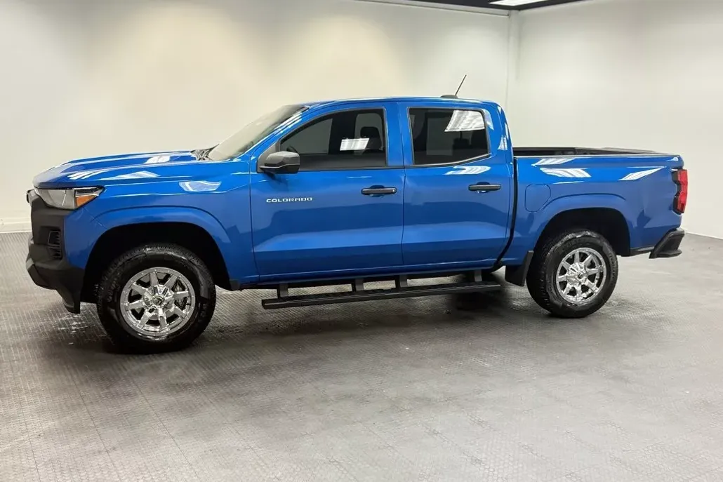 2023 Chevrolet Colorado Work Truck photo 1