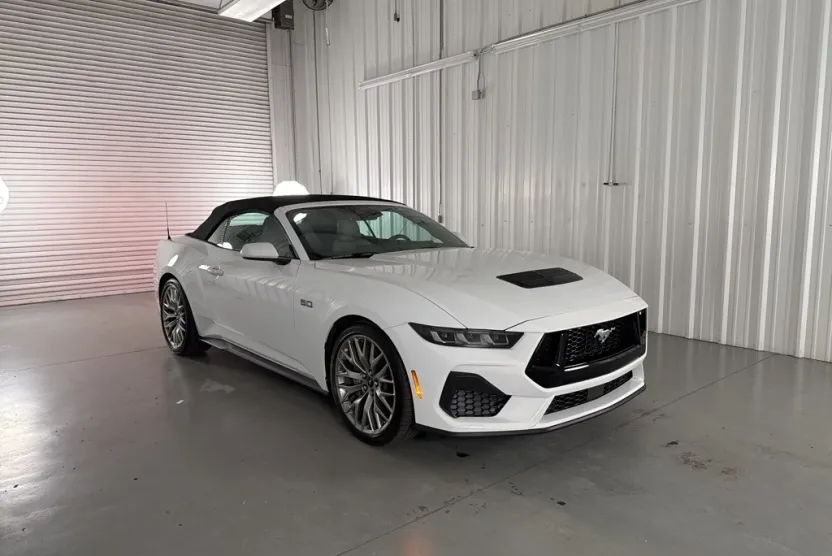 2025 Ford Mustang GT Premium photo 1