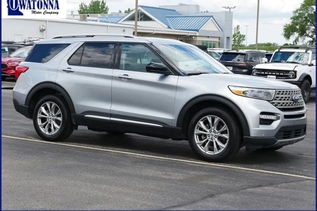 2023 Ford Explorer Limited photo 1