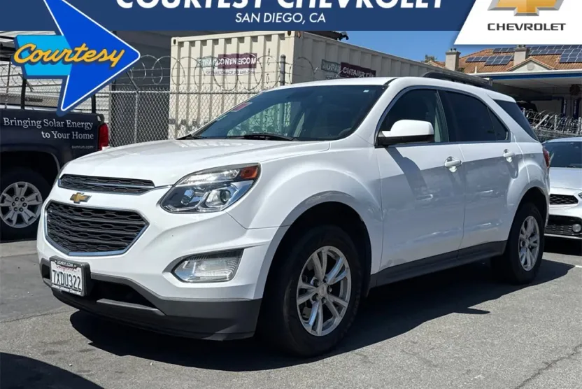 2017 Chevrolet Equinox LT photo 1