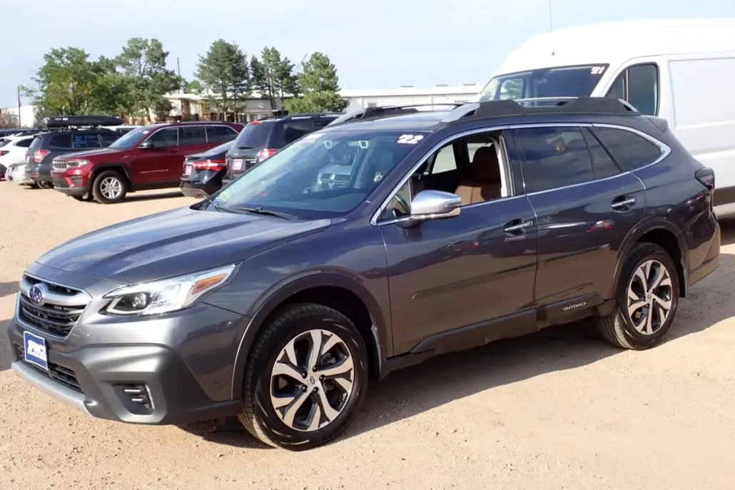 2022 Subaru Outback Touring XT photo 1