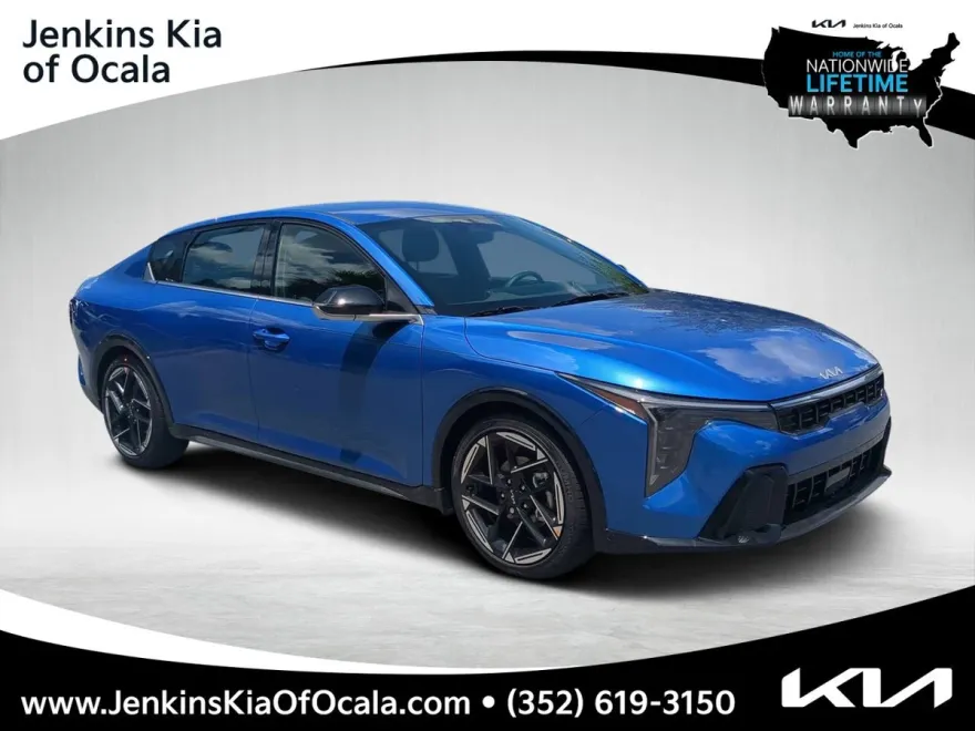 2025 Kia K4 GT-Line photo 1