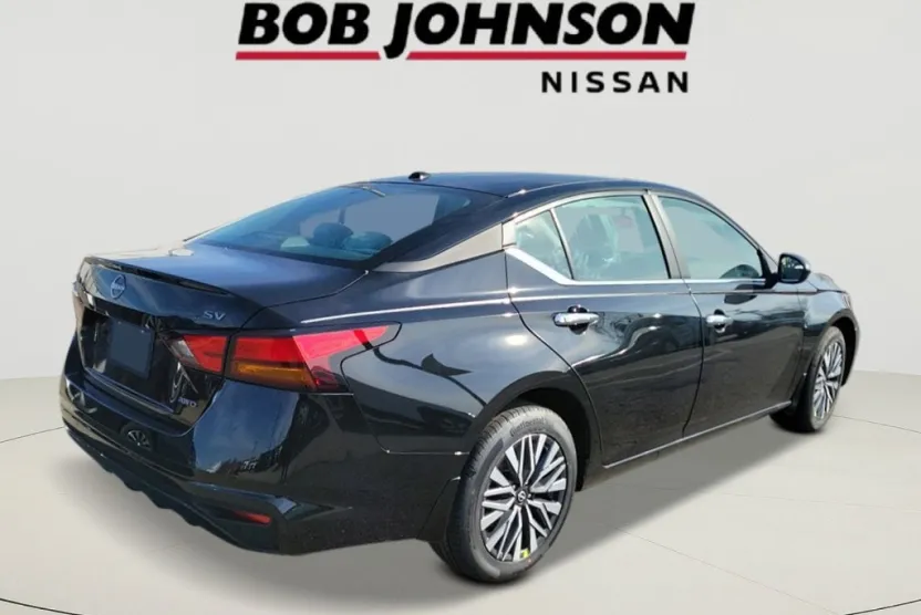 2025 Nissan Altima SV photo 1