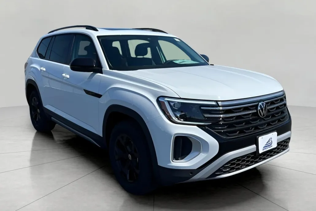 2025 Volkswagen Atlas Peak Edition SE photo 1