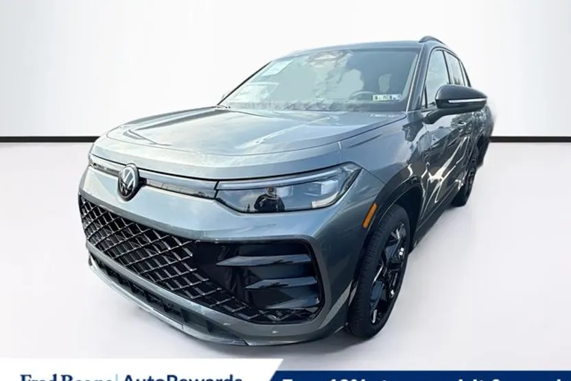 2025 Volkswagen Tiguan SE R-Line Black photo 1