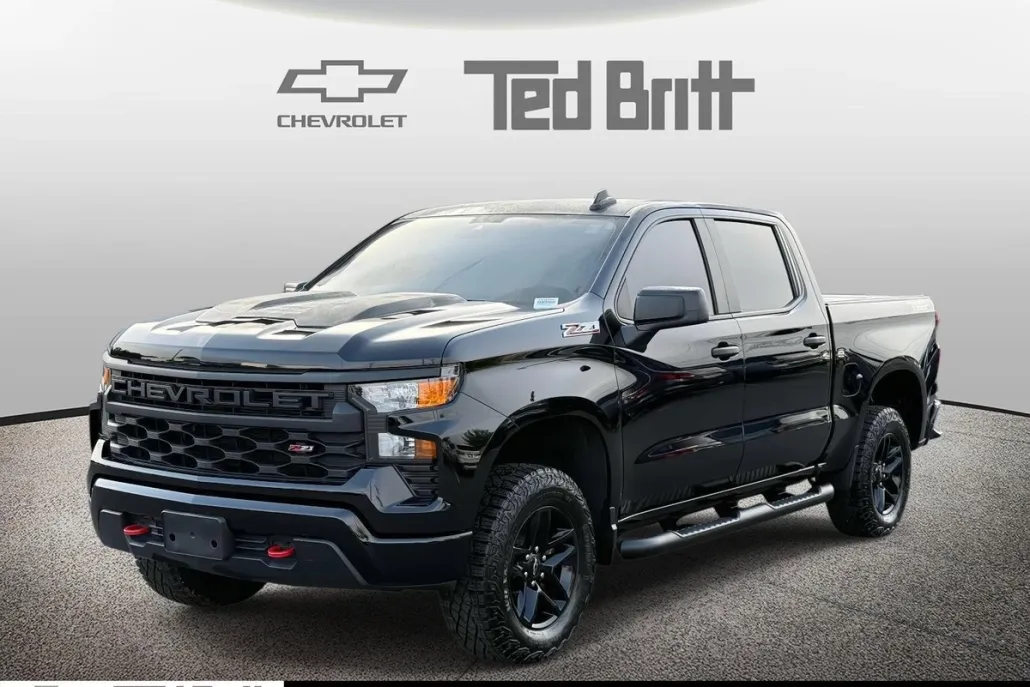 2024 Chevrolet Silverado 1500 Custom Trail Boss photo 1