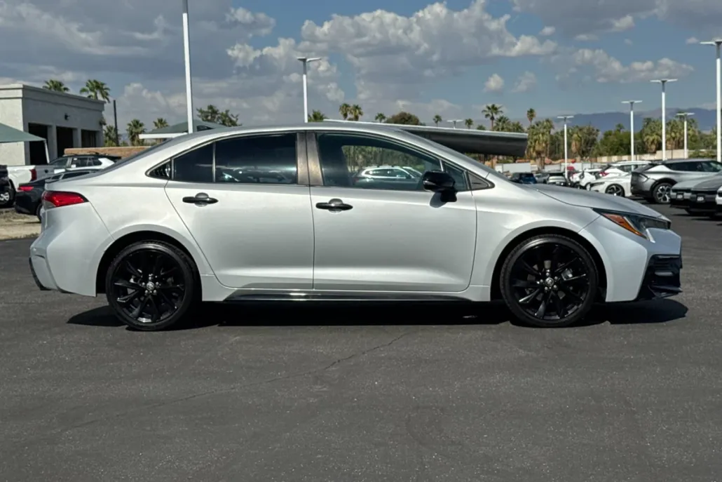 2020 Toyota Corolla SE photo 1