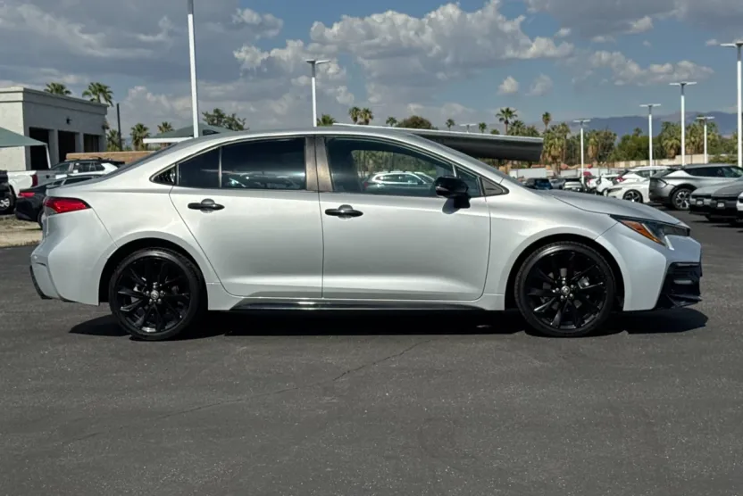 2020 Toyota Corolla SE photo 1