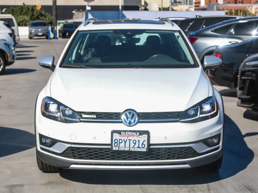2019 Volkswagen Golf Alltrack SE photo 1