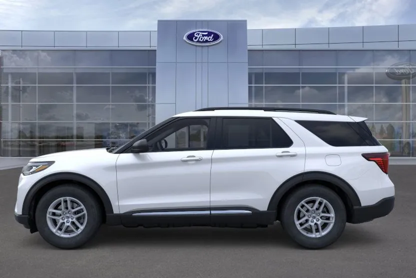 2025 Ford Explorer photo 1