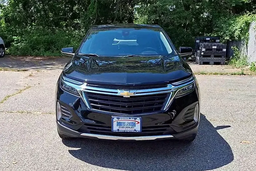 2022 Chevrolet Equinox LT photo 1