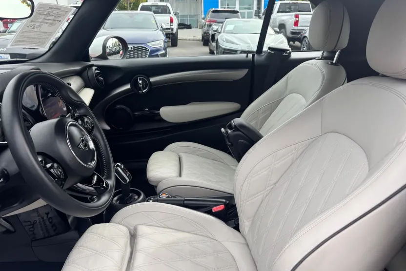 2020 Mini Cooper Convertible Signature photo 1