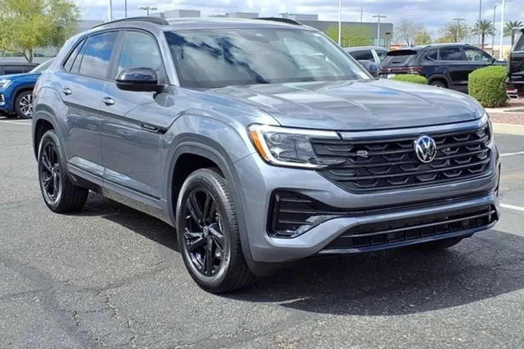 2025 Volkswagen Atlas Cross Sport SEL R-Line photo 1