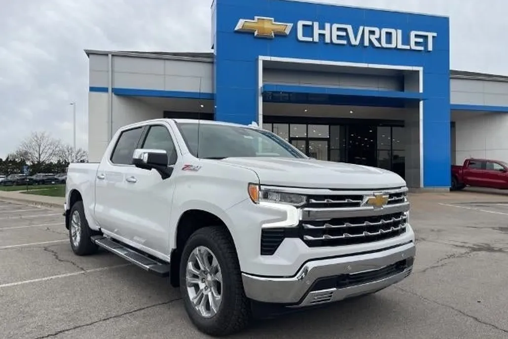 2025 Chevrolet Silverado 1500 LTZ photo 1