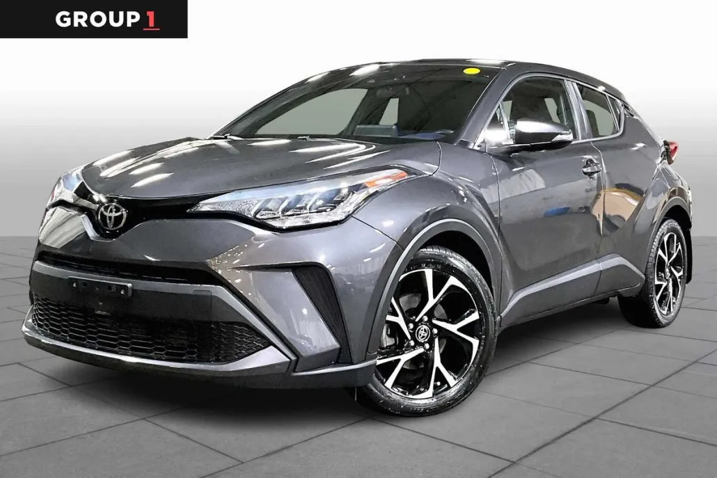 2020 Toyota C-HR XLE photo 1