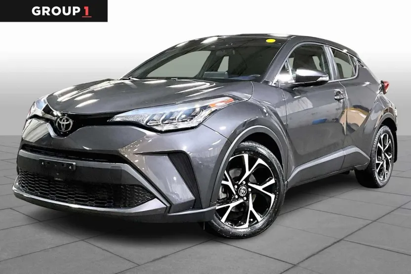 2020 Toyota C-HR XLE photo 1