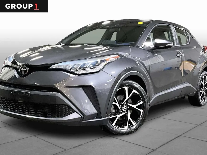 2020 Toyota C-HR XLE photo 1