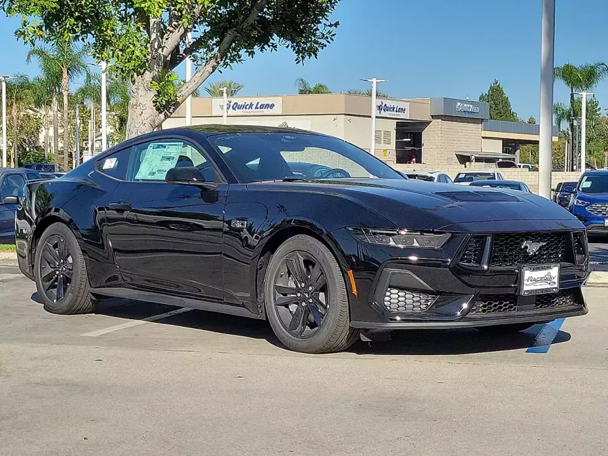 2025 Ford Mustang GT photo 1