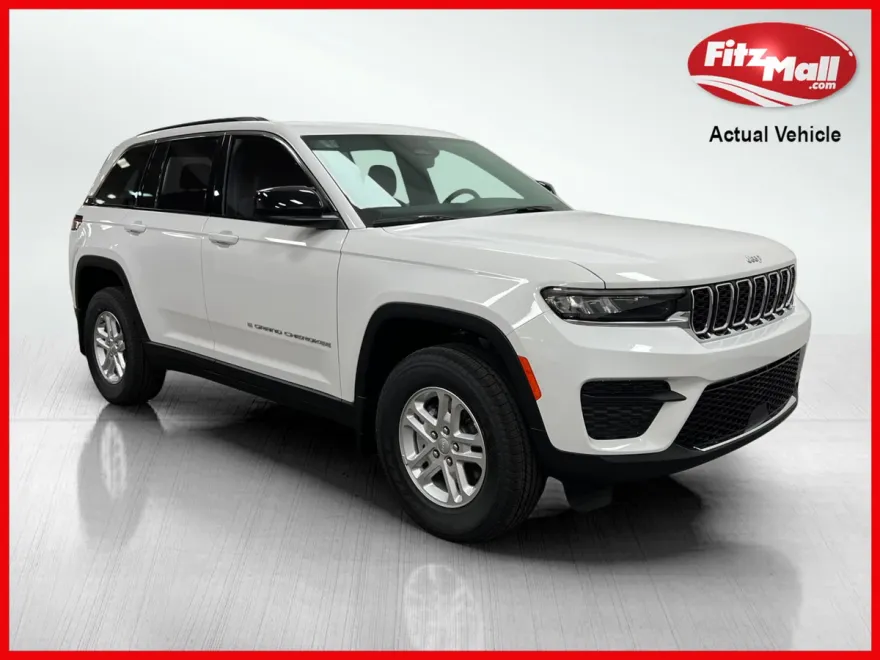 2025 Jeep Grand Cherokee Laredo photo 1