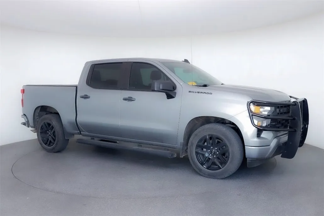 2023 Chevrolet Silverado Custom photo 1