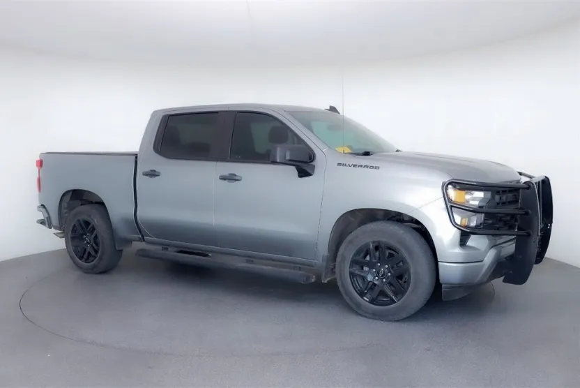 2023 Chevrolet Silverado Custom photo 1