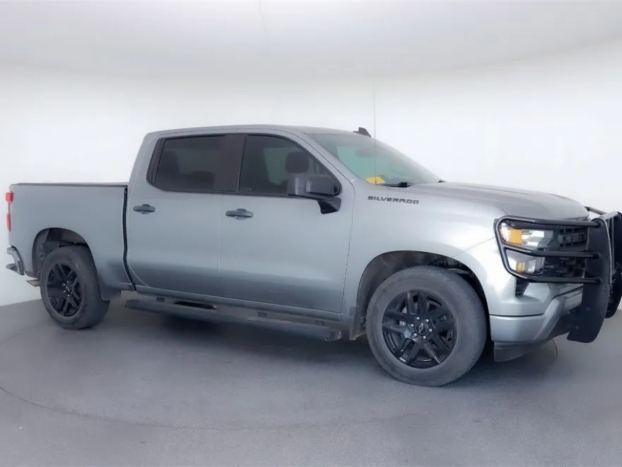 2023 Chevrolet Silverado Custom photo 1