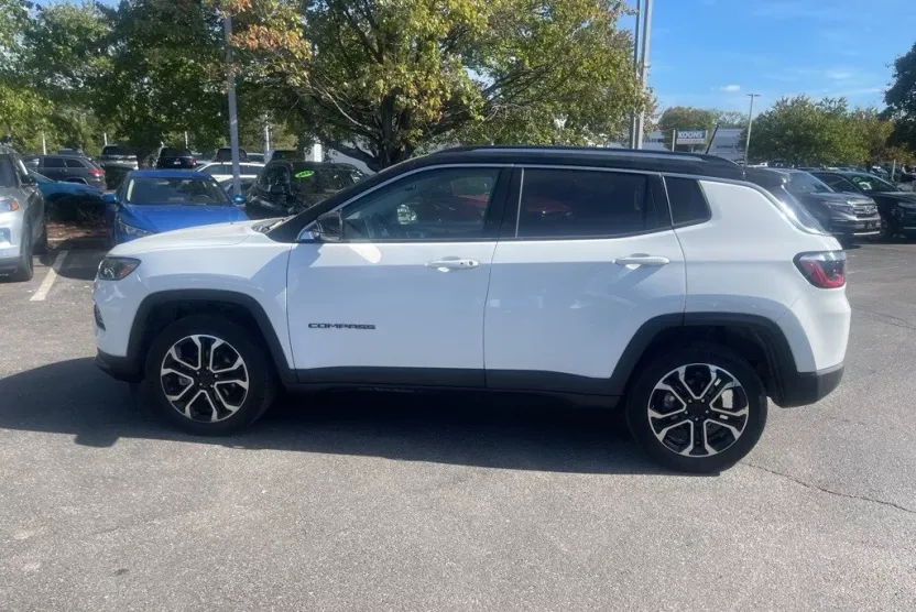 2022 Jeep Compass Limited photo 1