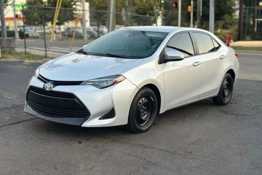 2019 Toyota Corolla XLE XSE photo 1