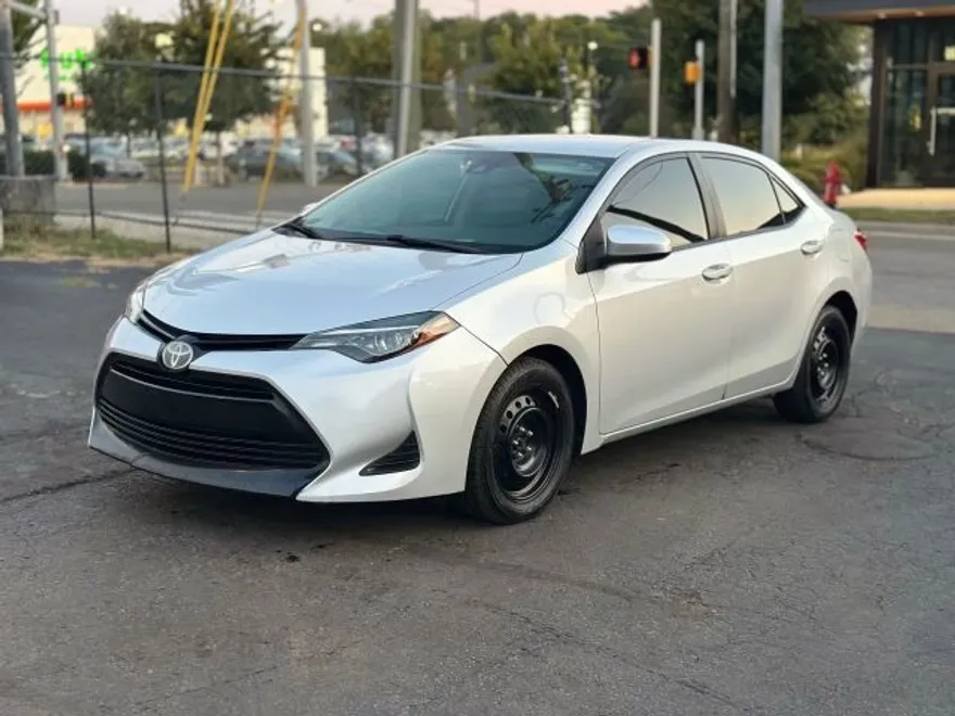 2019 Toyota Corolla XLE XSE photo 1