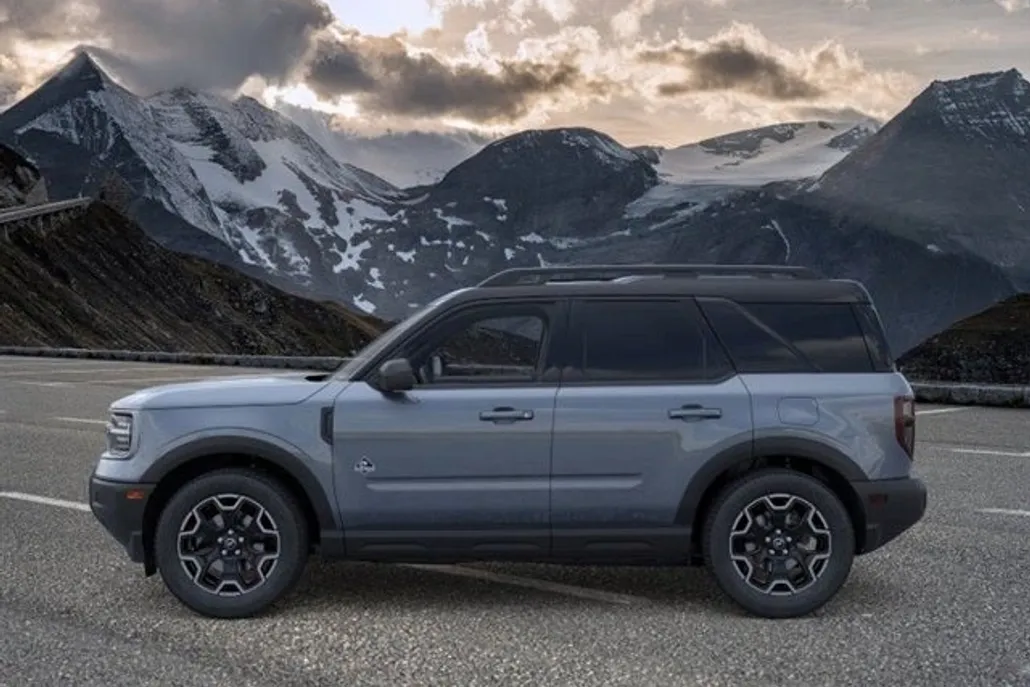 2025 Ford Bronco Sport Outer Banks photo 1