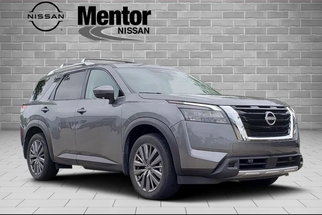 2025 Nissan Pathfinder SL photo 1