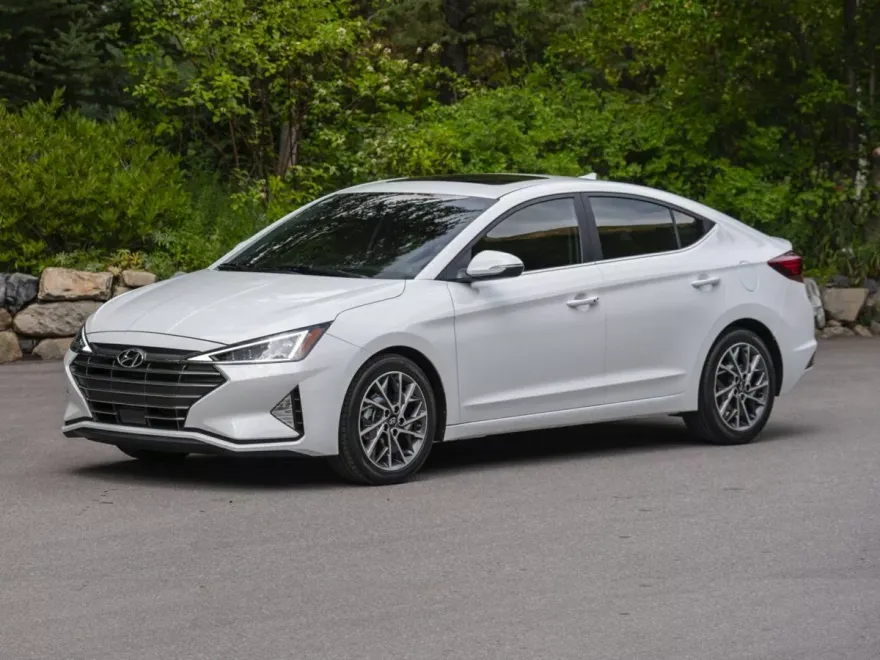 2020 Hyundai Elantra SEL photo 1