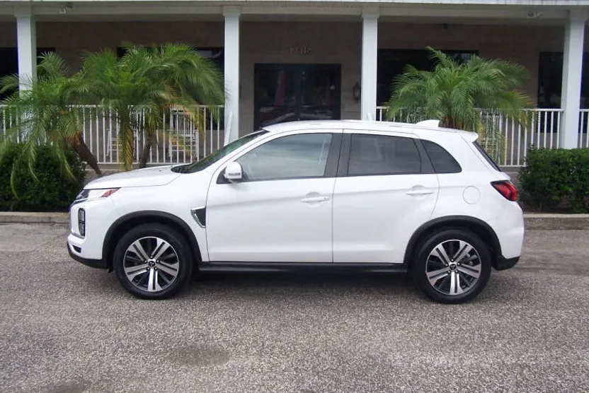 2021 Mitsubishi Outlander Sport SE photo 1