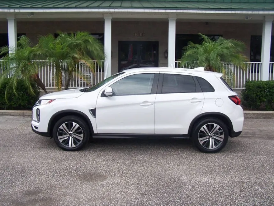2021 Mitsubishi Outlander Sport SE photo 1