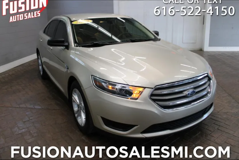 2018 Ford Taurus SE photo 1