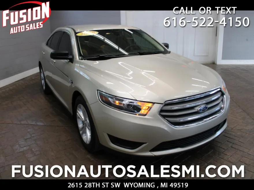 2018 Ford Taurus SE photo 1